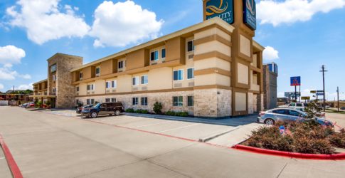 Quality Inn & Suites Plano East – Richardson Image of Quality Inn & Suites Plano East – Richardson
