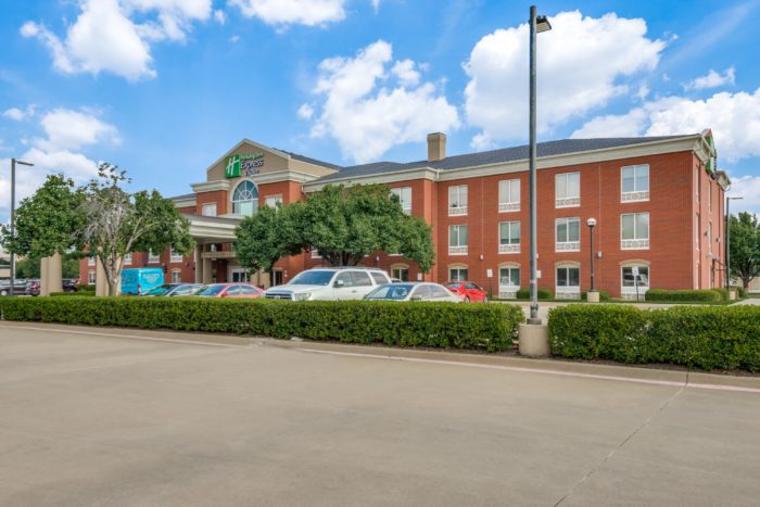 Holiday Inn Express & Suites North Plano