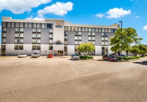 Image of Deluxe Inn Plano East