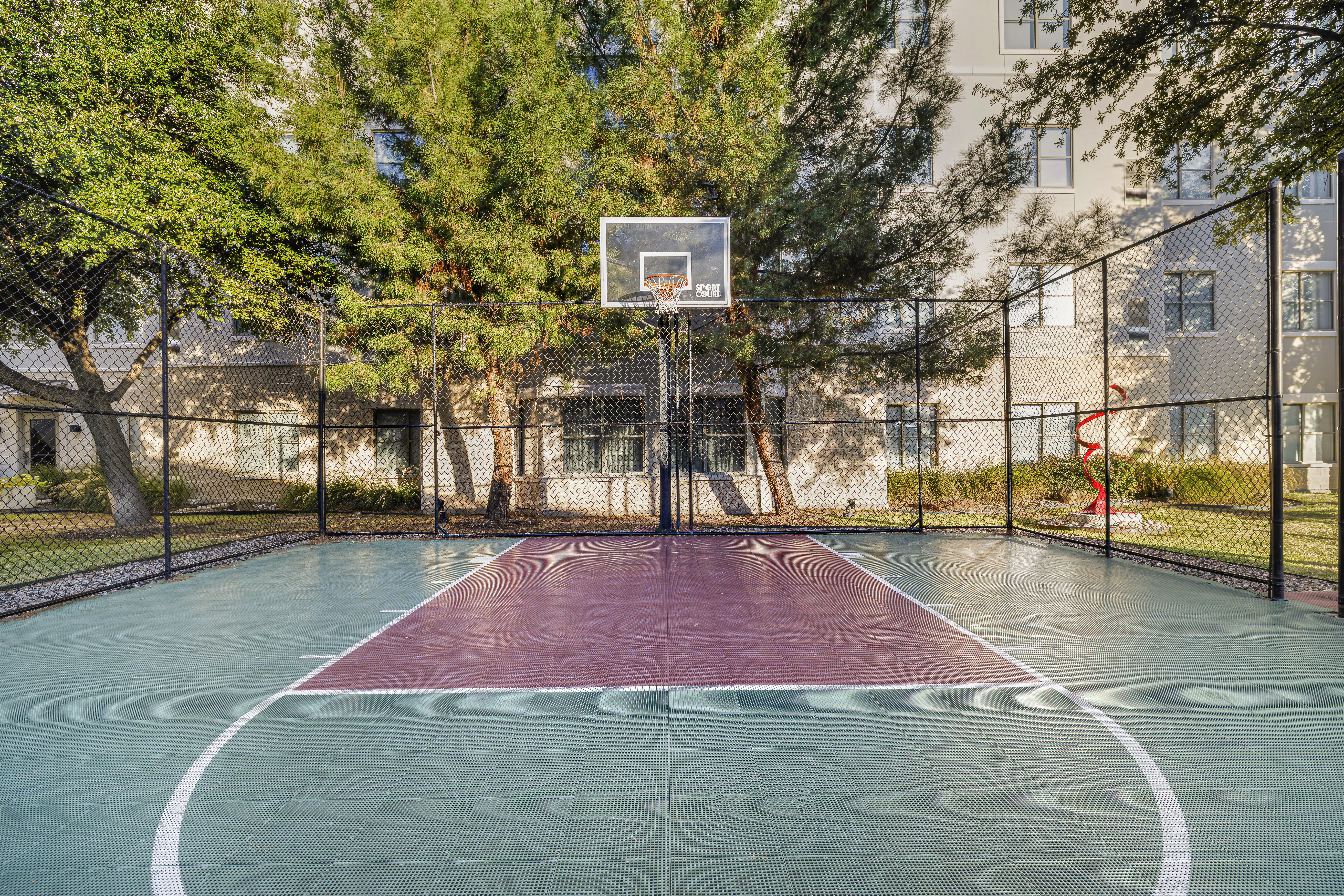 Homewood Suites Plano-Richardson basketball courts