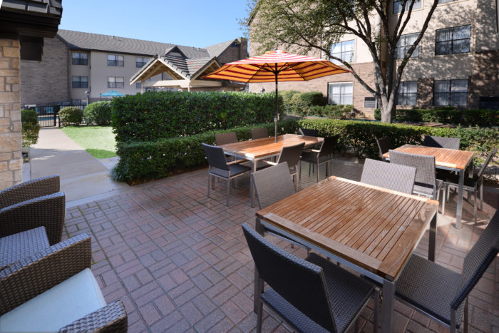 Residence Inn Plano Legacy outdoor courtyard