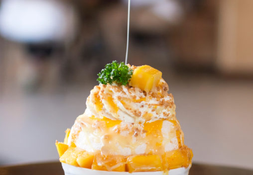Изображение десерта из манго и манго