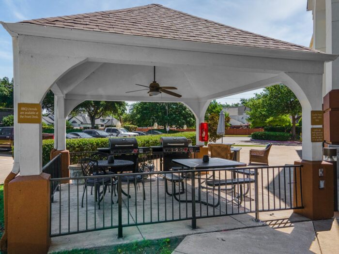 Sonesta Simply Suites Patio
