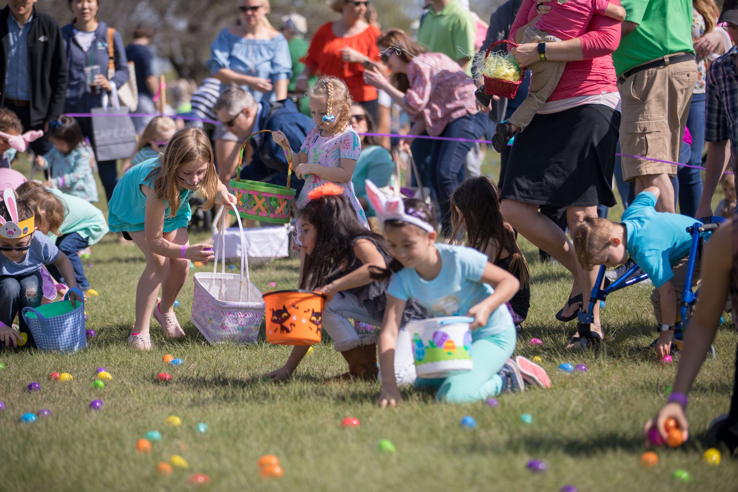 Easter egg hunt at St. Andrew Methodist Church