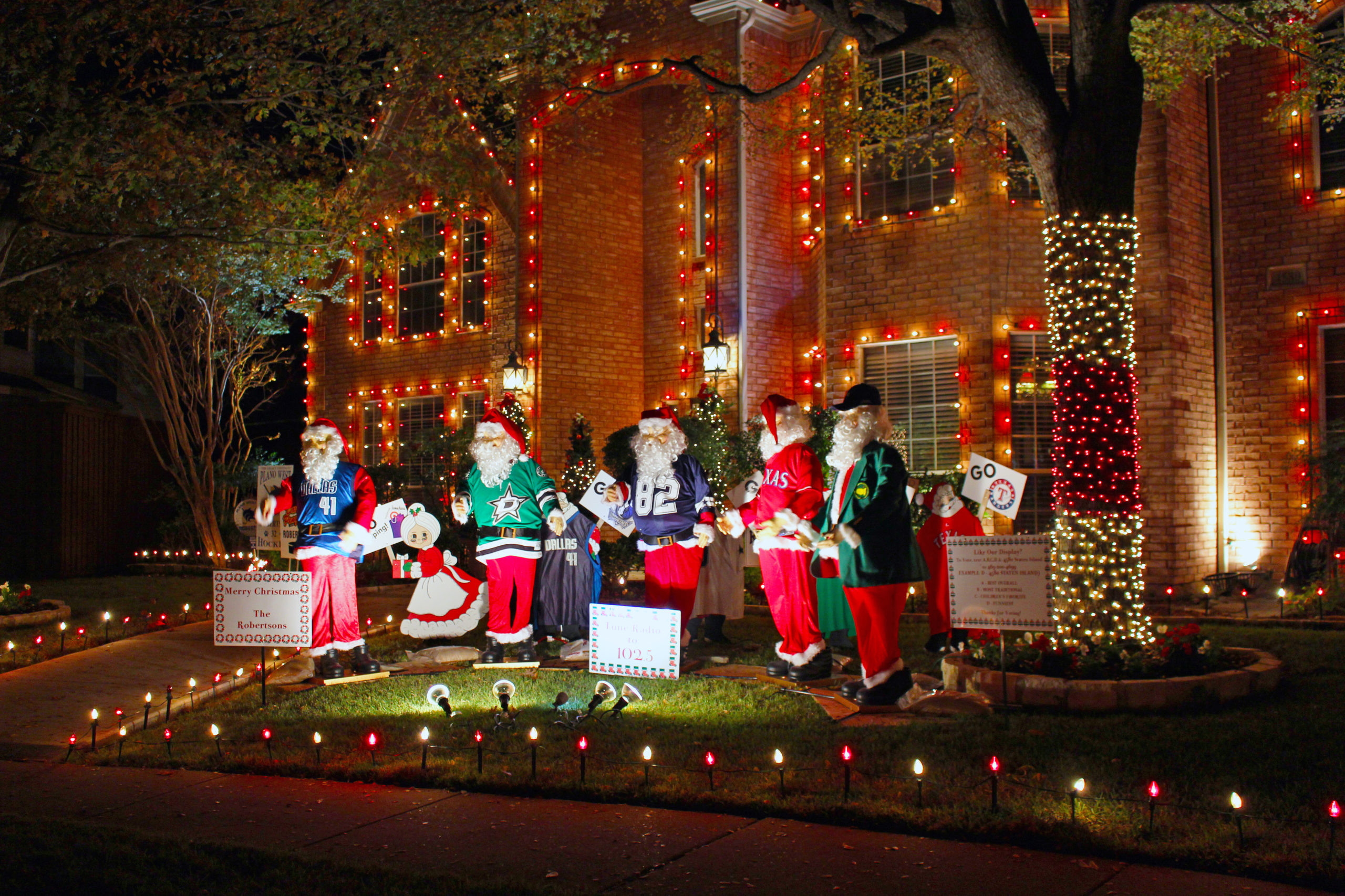 Dancing Santas at the Deerfield Holiday Lights