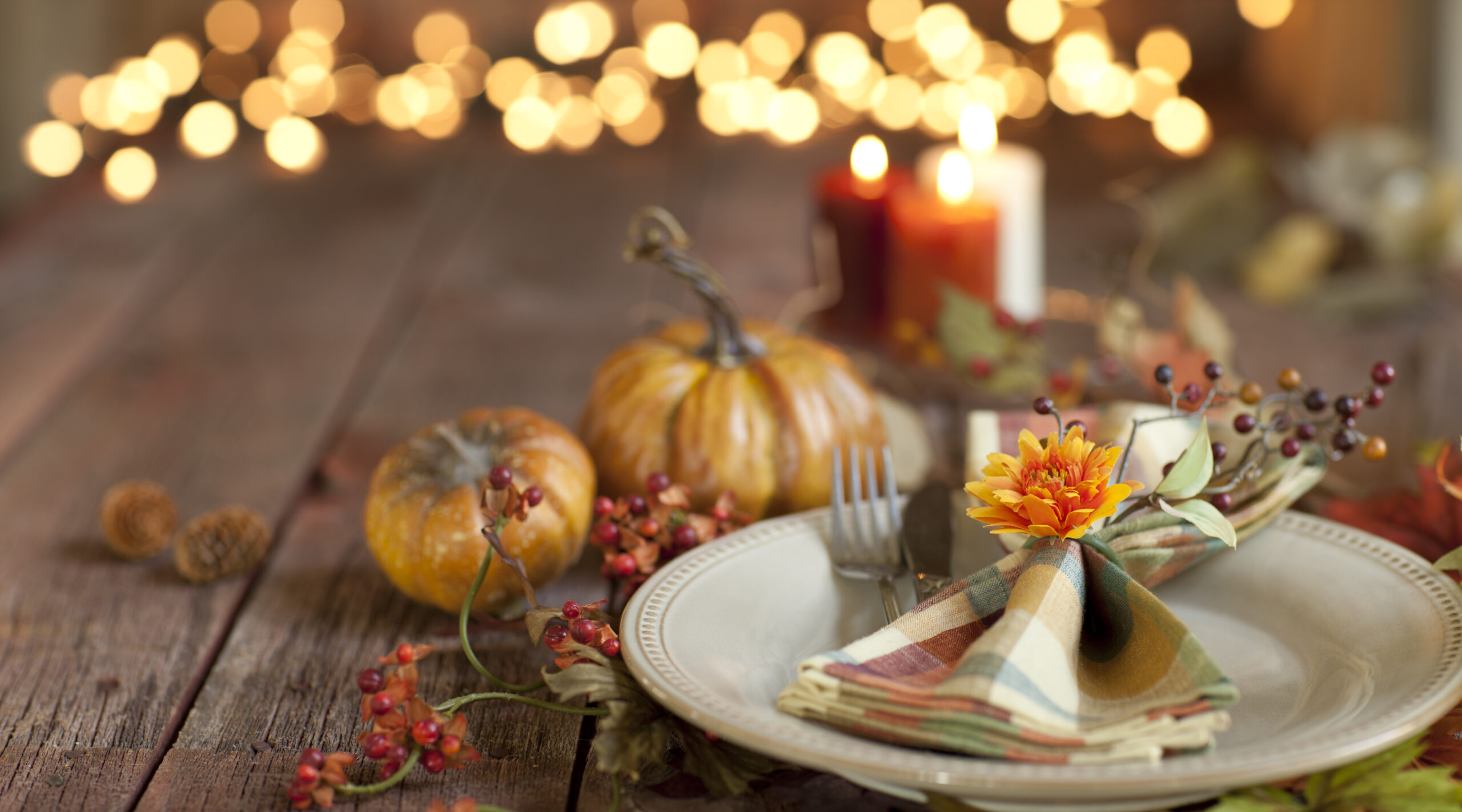 Thanksgiving table decor