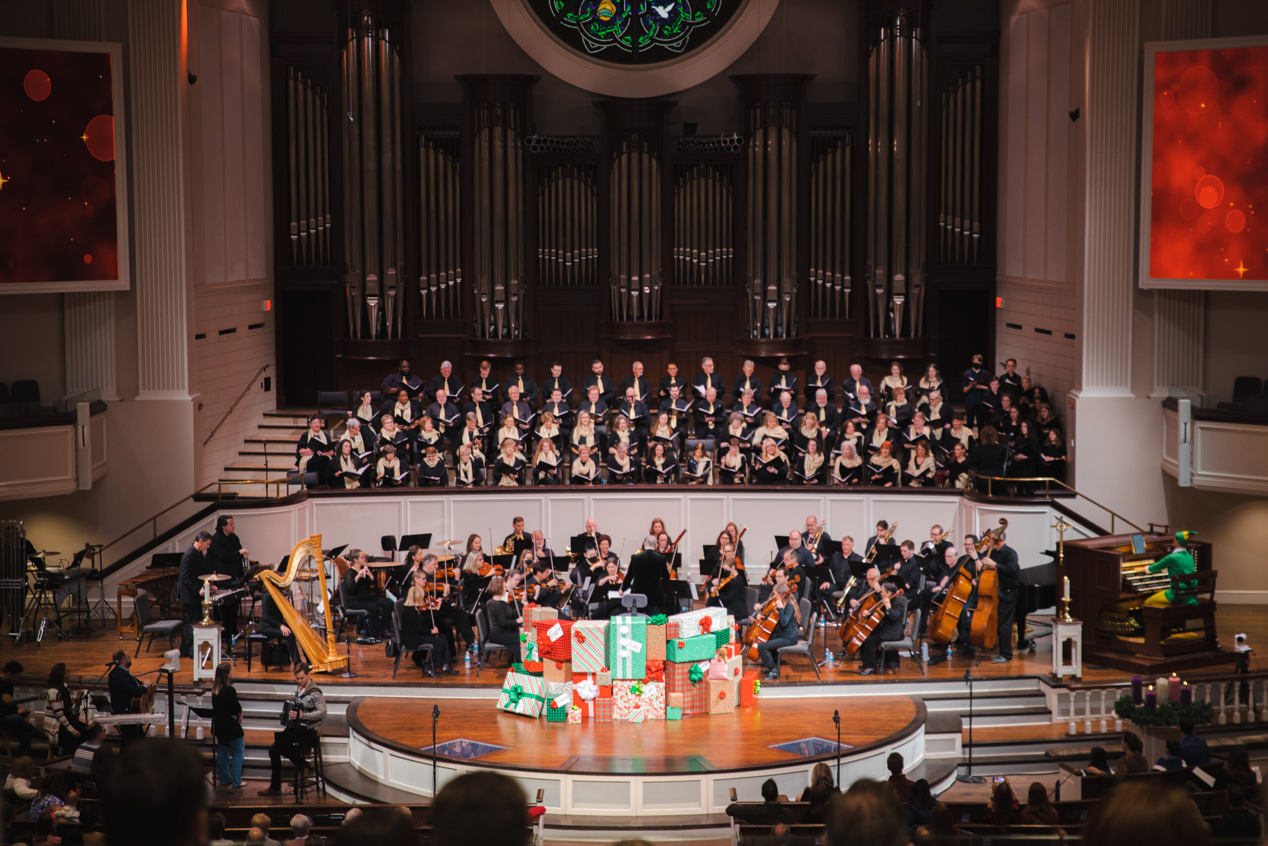 Join us in the Sanctuary for carols, choirs, and the full orchestra.